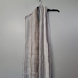 SASSO + SMYTH  Linen  Blend With Fringe-Trim Scarf